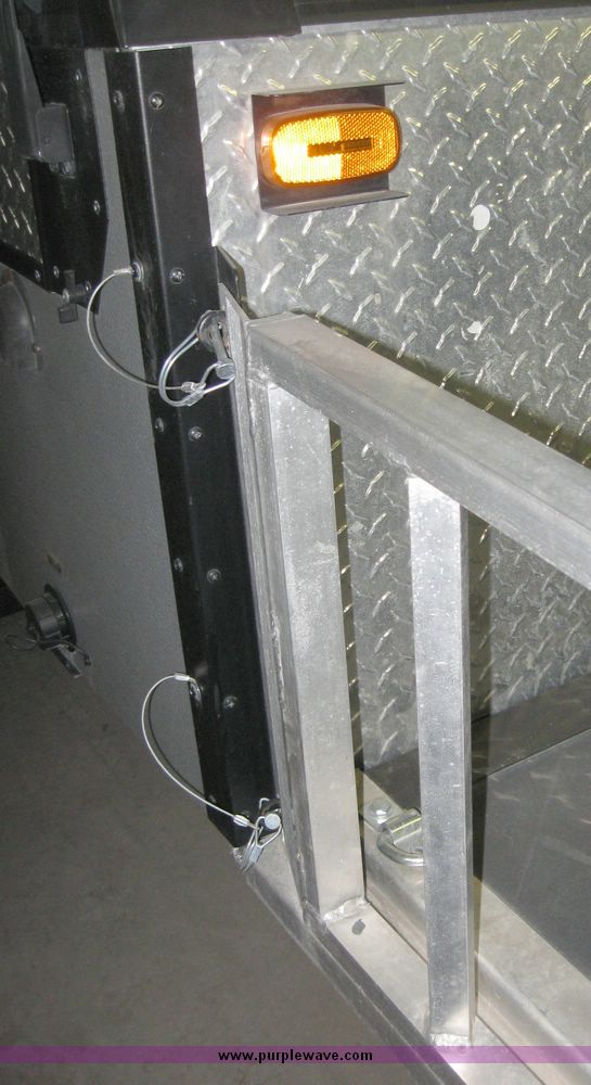 image for item 7858 2008 Fleetwood E3 folding camper trailer