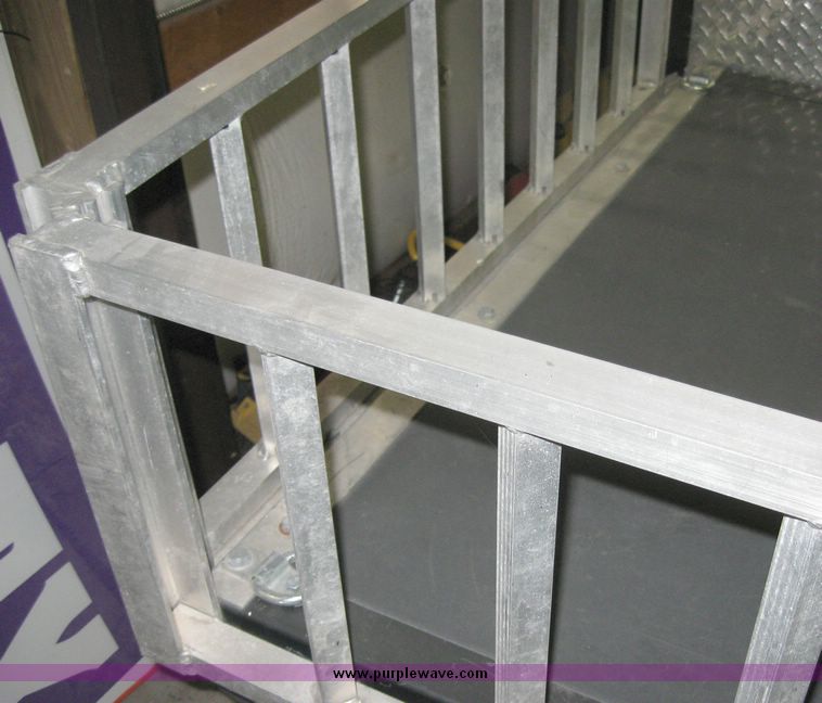 image for item 7858 2008 Fleetwood E3 folding camper trailer