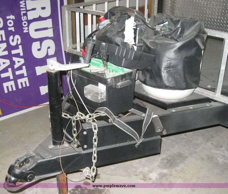 image for item 7858 2008 Fleetwood E3 folding camper trailer