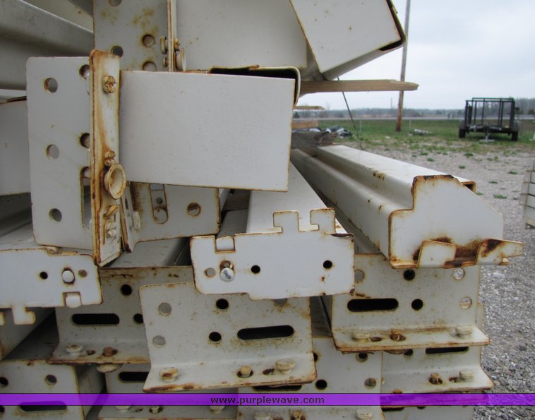 image for item 9049 Pallet racking