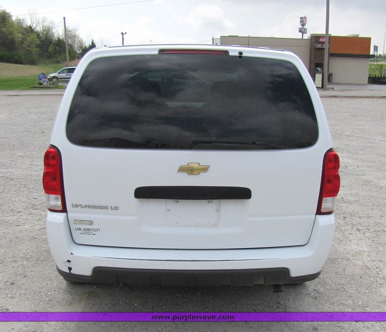 image for item 9054 2008 Chevrolet Uplander LS
