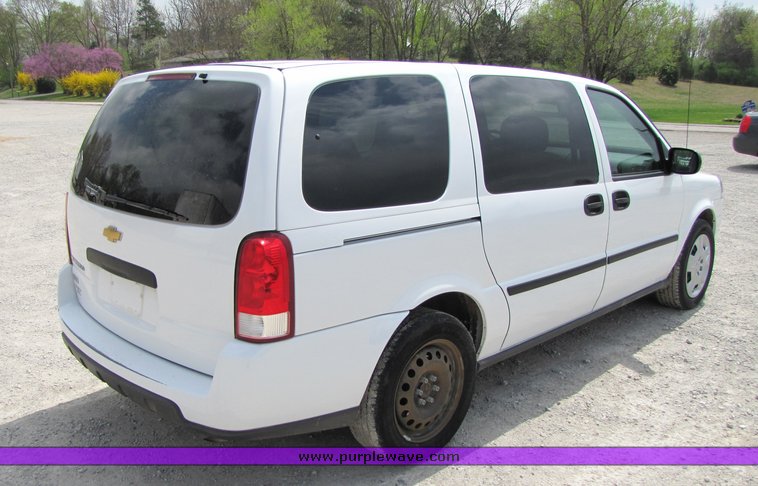 image for item 9054 2008 Chevrolet Uplander LS
