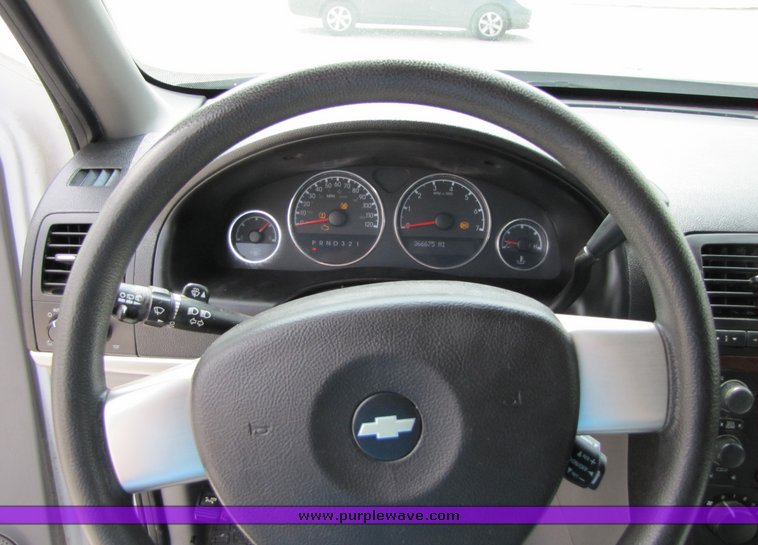 image for item 9054 2008 Chevrolet Uplander LS