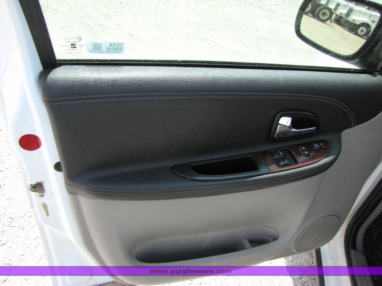 image for item 9054 2008 Chevrolet Uplander LS