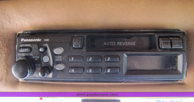 image for item 3038 1999 Peterbilt Conventional 377 semi truck