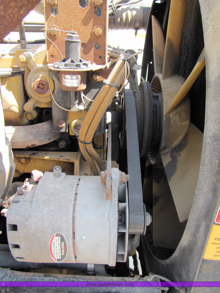 image for item 3038 1999 Peterbilt Conventional 377 semi truck