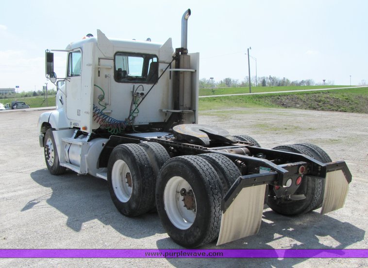 image for item 3040 1999 Freightliner Conventional FLD112 semi truck