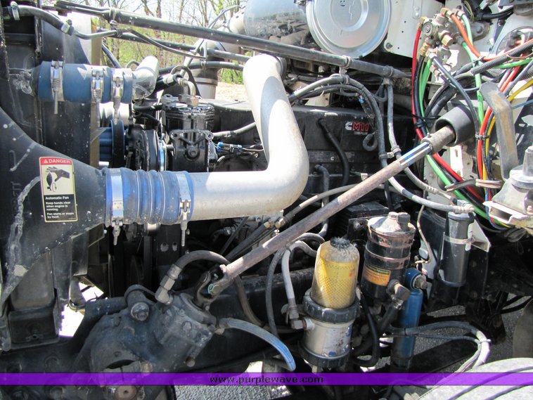 image for item 3040 1999 Freightliner Conventional FLD112 semi truck