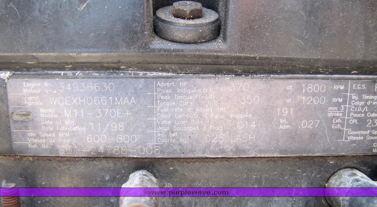 image for item 3040 1999 Freightliner Conventional FLD112 semi truck