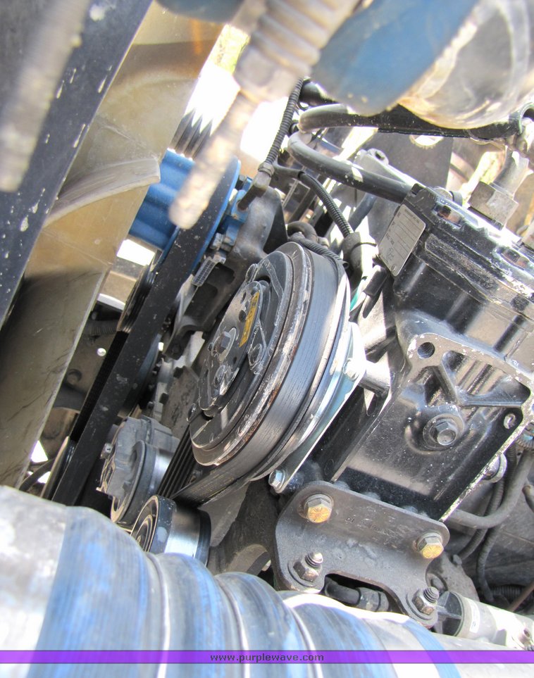 image for item 3040 1999 Freightliner Conventional FLD112 semi truck