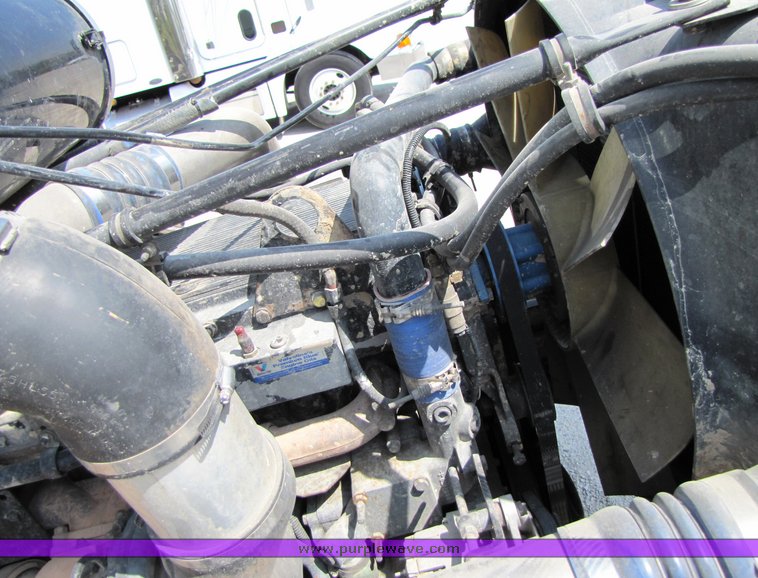 image for item 3040 1999 Freightliner Conventional FLD112 semi truck