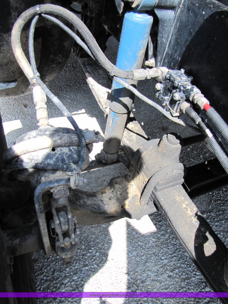 image for item 3040 1999 Freightliner Conventional FLD112 semi truck