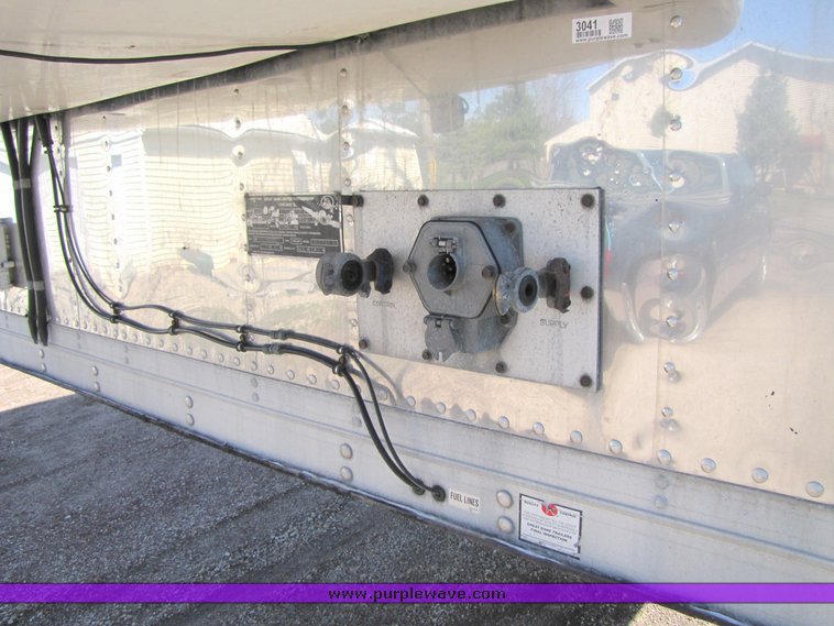 image for item 3041 1999 Great Dane refrigerated trailer