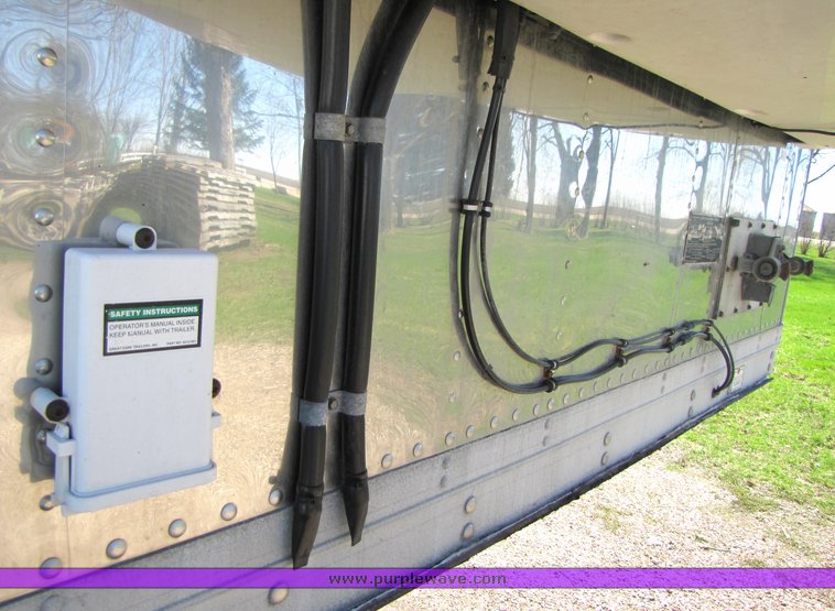 image for item 3041 1999 Great Dane refrigerated trailer