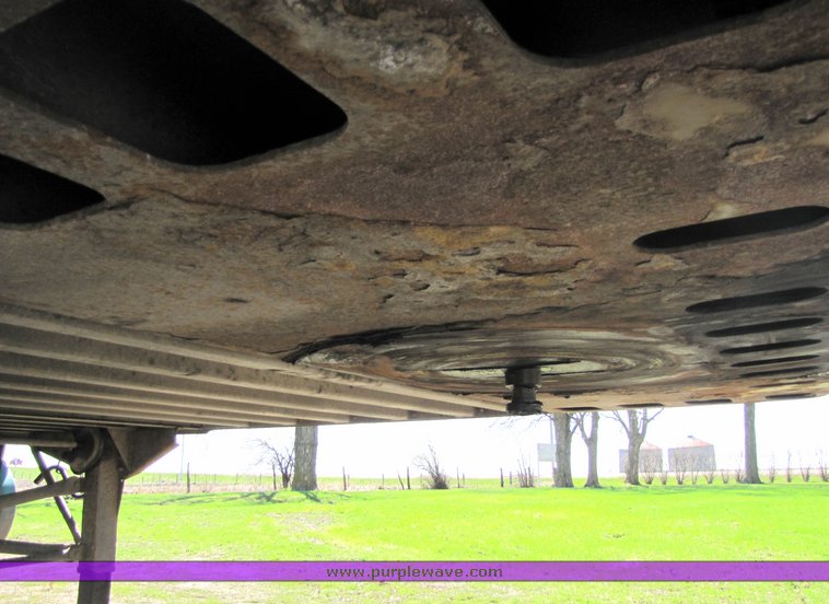 image for item 3041 1999 Great Dane refrigerated trailer