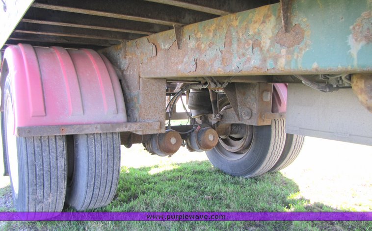 image for item 3041 1999 Great Dane refrigerated trailer