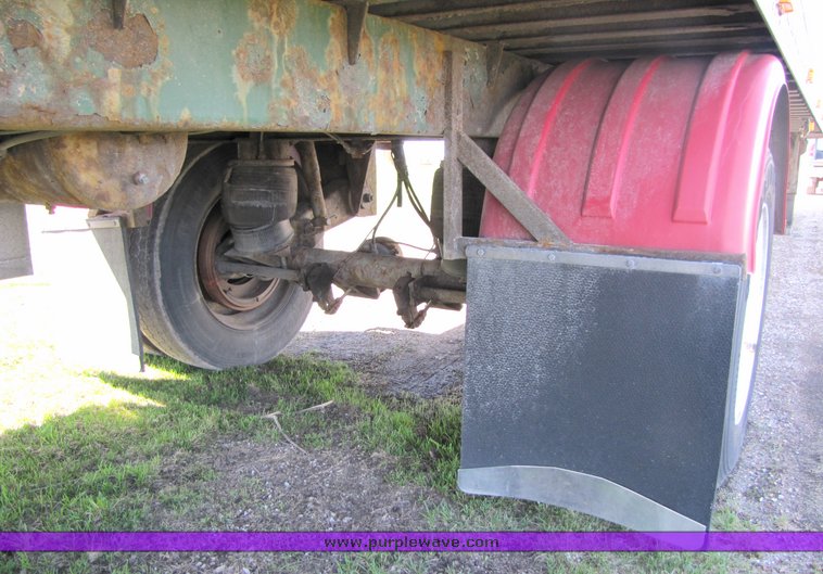 image for item 3041 1999 Great Dane refrigerated trailer