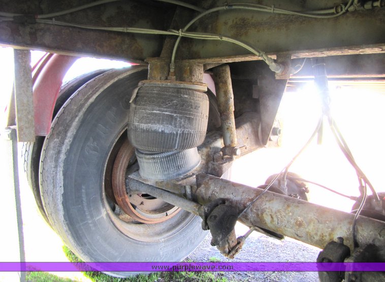 image for item 3041 1999 Great Dane refrigerated trailer