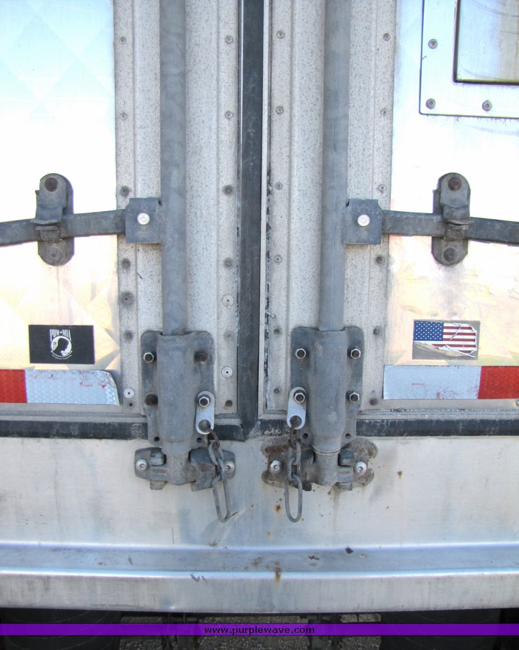 image for item 3042 1999 Wabash refrigerated trailer