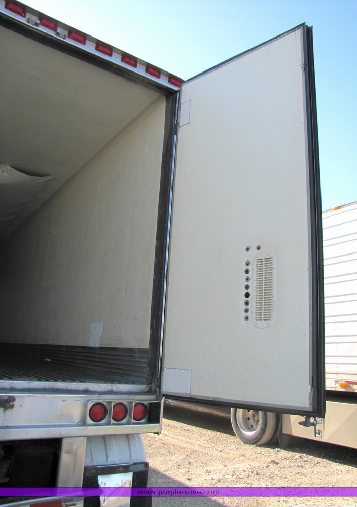 image for item 3042 1999 Wabash refrigerated trailer