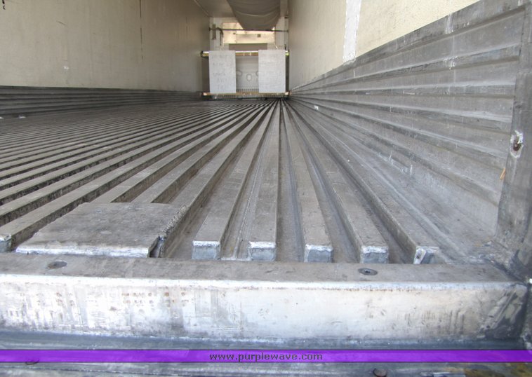 image for item 3042 1999 Wabash refrigerated trailer