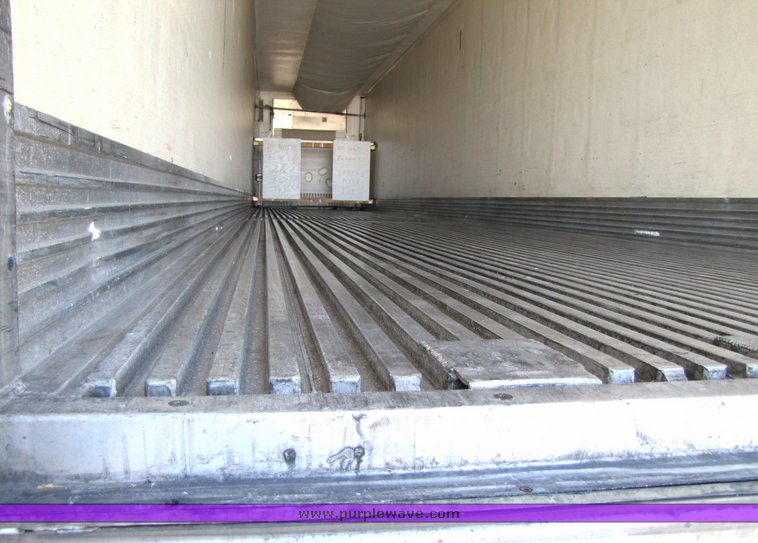 image for item 3042 1999 Wabash refrigerated trailer