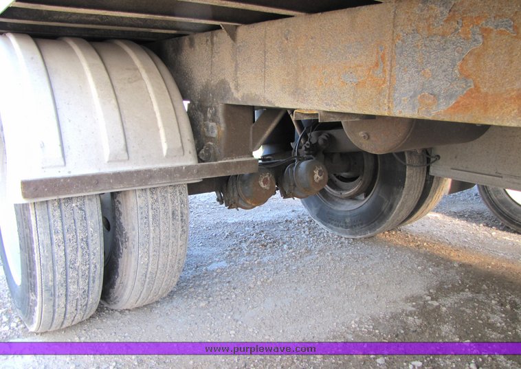 image for item 3042 1999 Wabash refrigerated trailer