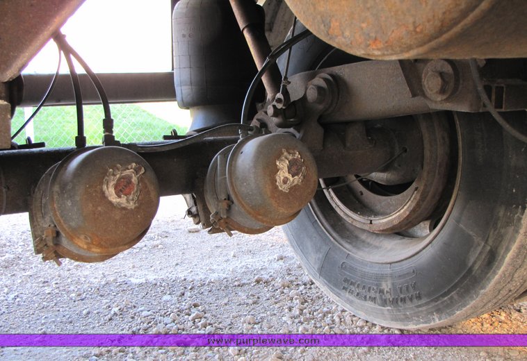 image for item 3042 1999 Wabash refrigerated trailer