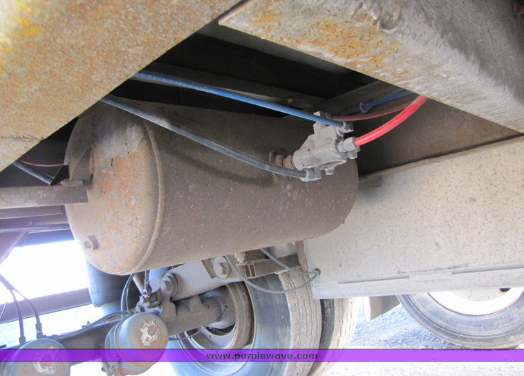 image for item 3042 1999 Wabash refrigerated trailer