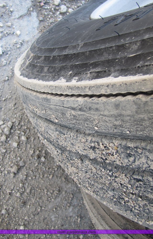 image for item 3042 1999 Wabash refrigerated trailer