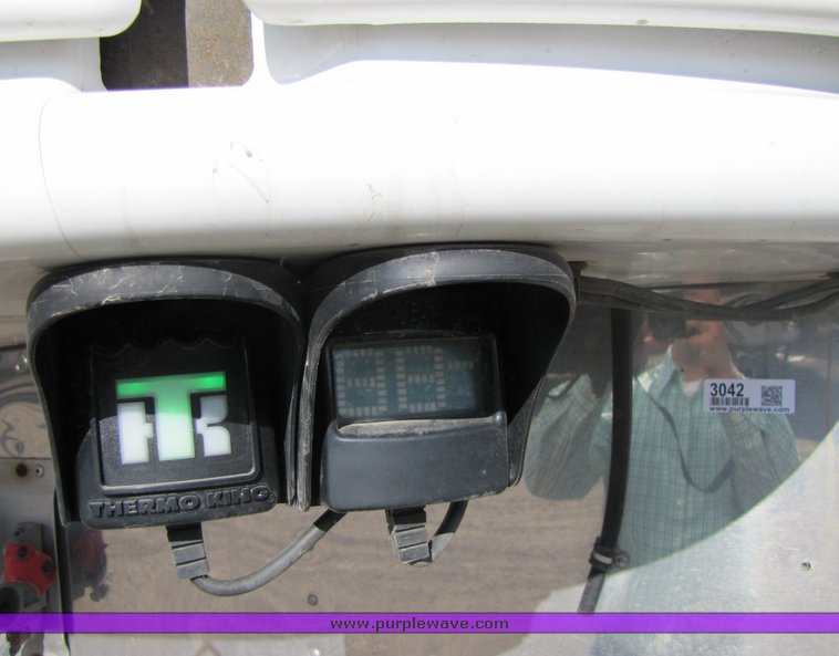 image for item 3042 1999 Wabash refrigerated trailer