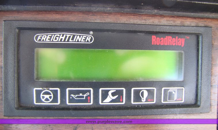 image for item 3053 1999 Freightliner Conventional FLD112 semi truck