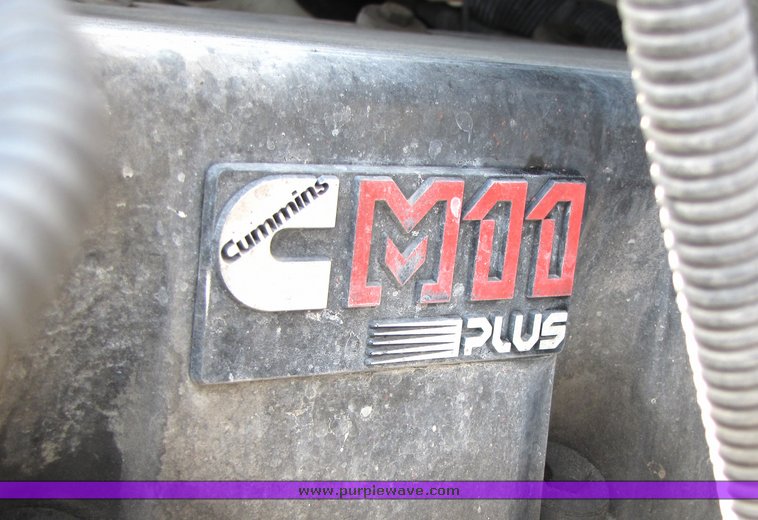 image for item 3053 1999 Freightliner Conventional FLD112 semi truck