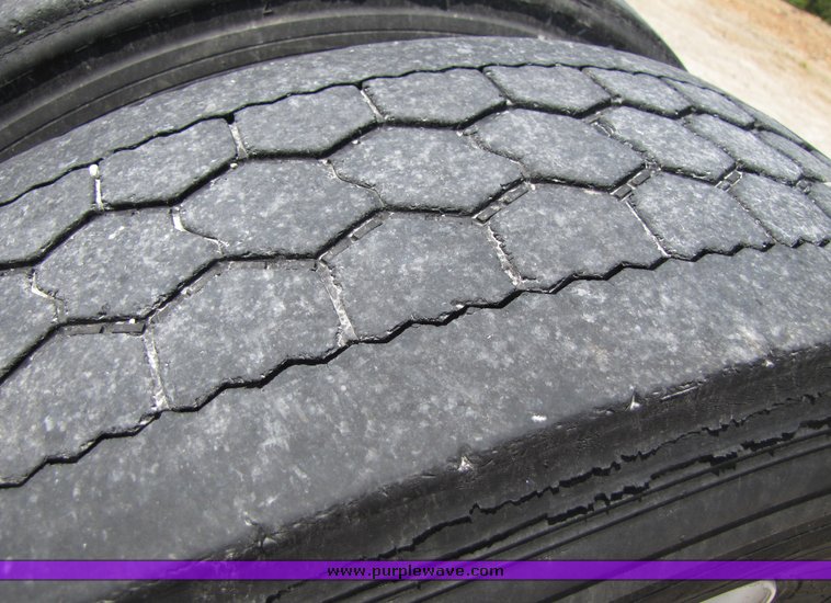 image for item 3053 1999 Freightliner Conventional FLD112 semi truck