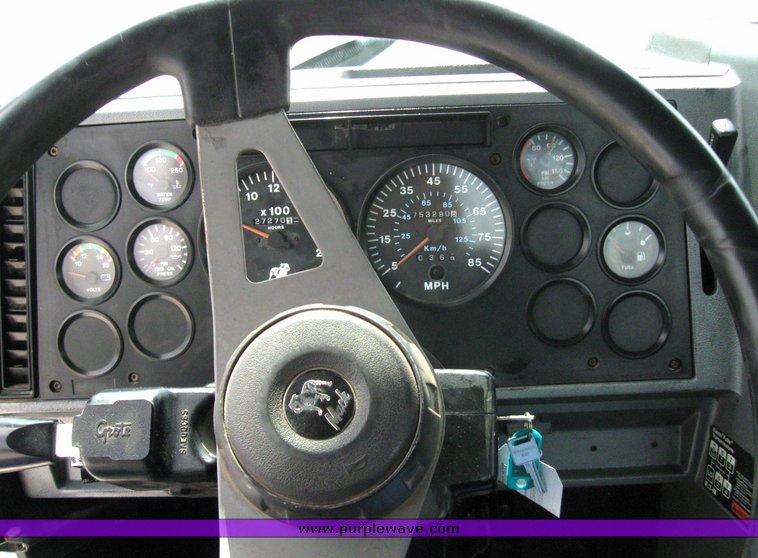 image for item 3055 1996 Mack CH613 semi truck