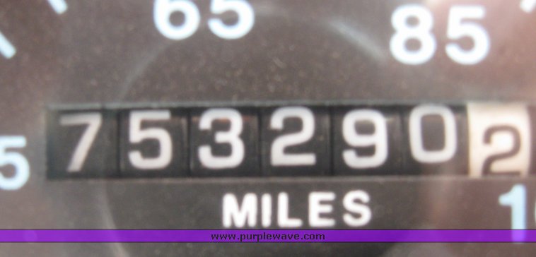 image for item 3055 1996 Mack CH613 semi truck