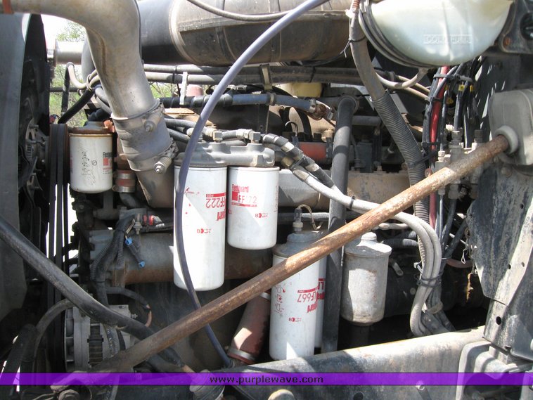 image for item 3055 1996 Mack CH613 semi truck