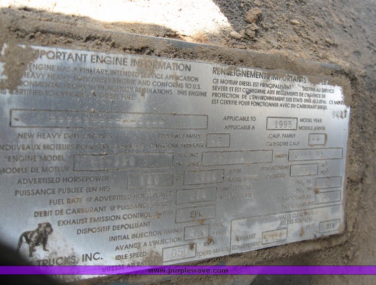 image for item 3055 1996 Mack CH613 semi truck