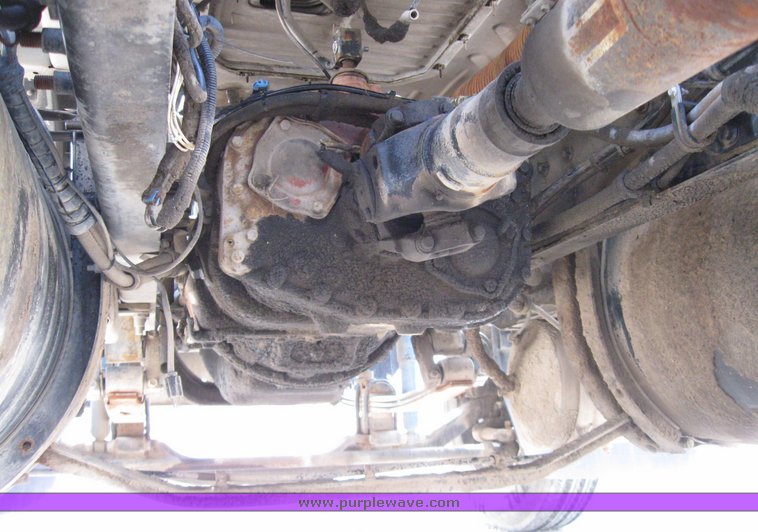 image for item 3055 1996 Mack CH613 semi truck