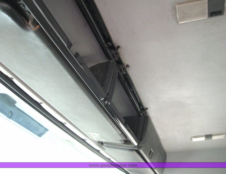 image for item 3056 1999 Volvo VNL64T semi truck