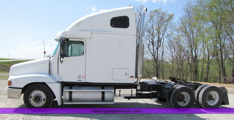 image for item 3057 1998 Freightliner Conventional FLC120 semi truck