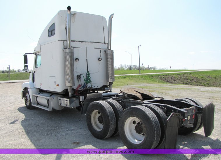 image for item 3057 1998 Freightliner Conventional FLC120 semi truck