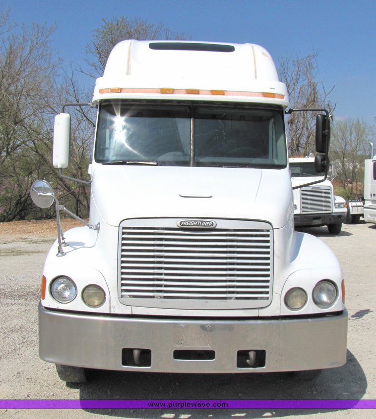 image for item 3057 1998 Freightliner Conventional FLC120 semi truck