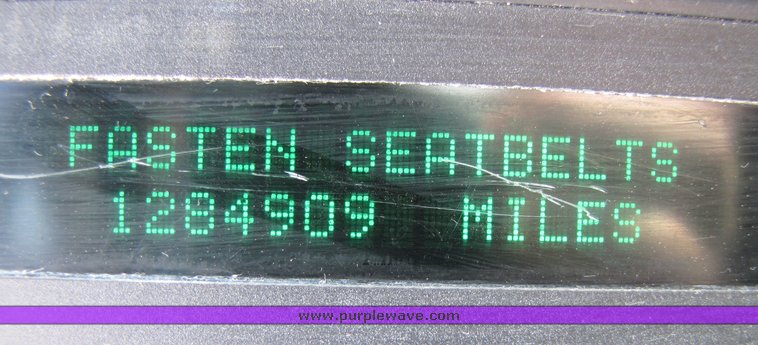 image for item 3057 1998 Freightliner Conventional FLC120 semi truck