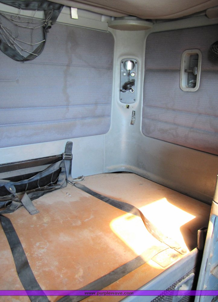 image for item 3057 1998 Freightliner Conventional FLC120 semi truck