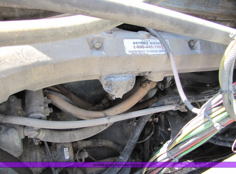 image for item 3057 1998 Freightliner Conventional FLC120 semi truck