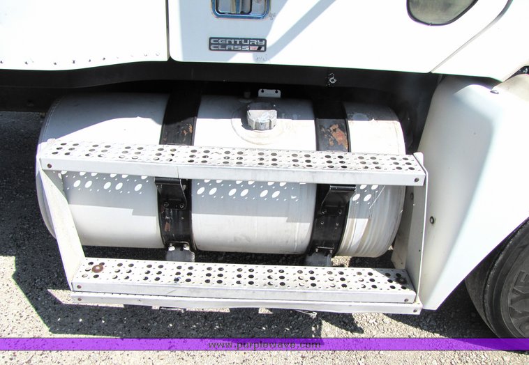 image for item 3057 1998 Freightliner Conventional FLC120 semi truck