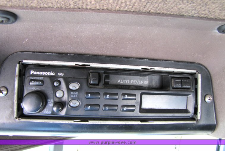 image for item 3065 1994 International Series 9600 cabover truck