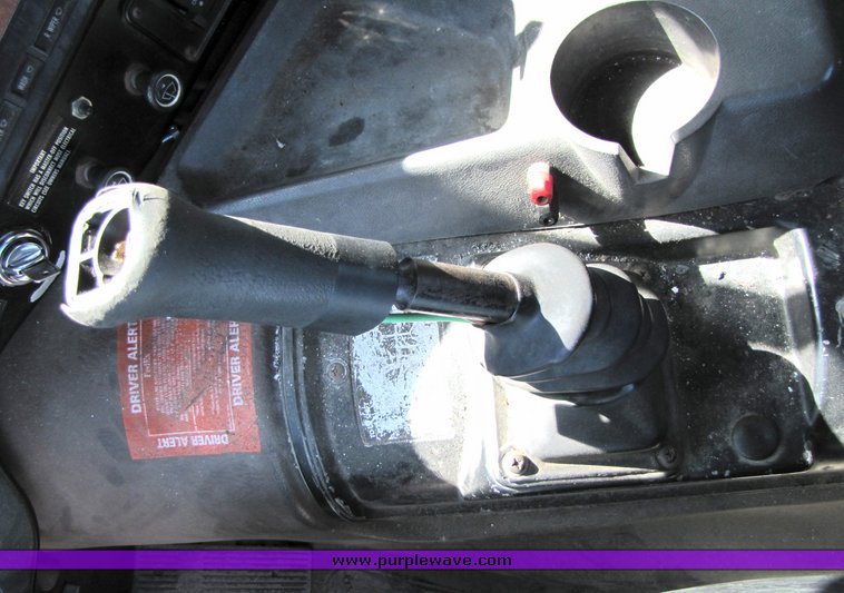 image for item 3065 1994 International Series 9600 cabover truck