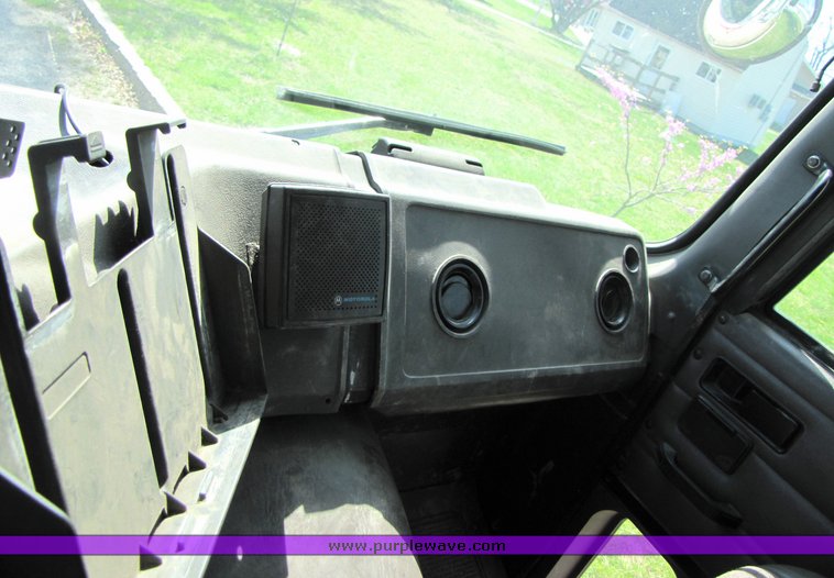 image for item 3065 1994 International Series 9600 cabover truck